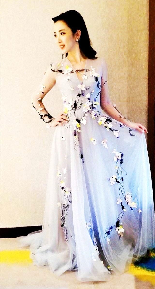 80后央视才女《李思思》一组高清唯美组图，网友：气质卓尔不凡