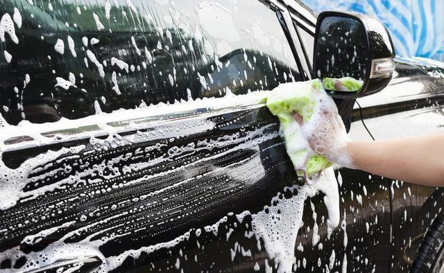 洗车不是简单事，不能忽视的洗车小细节，否则洗车很可能会伤到车