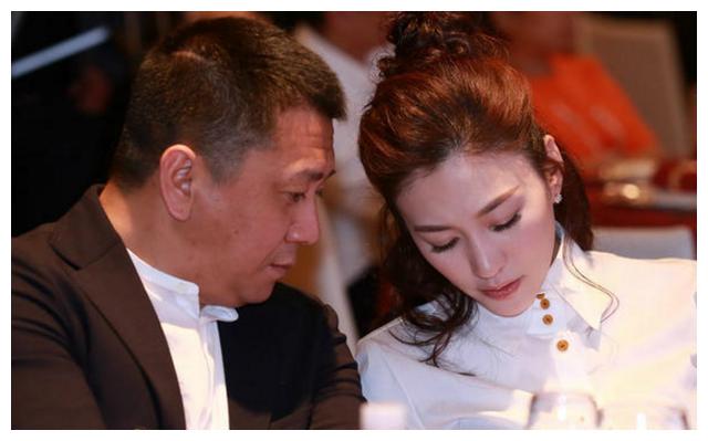 李小冉洋房花费8.3亿 看李小冉脸上表情就知道她幸不幸福