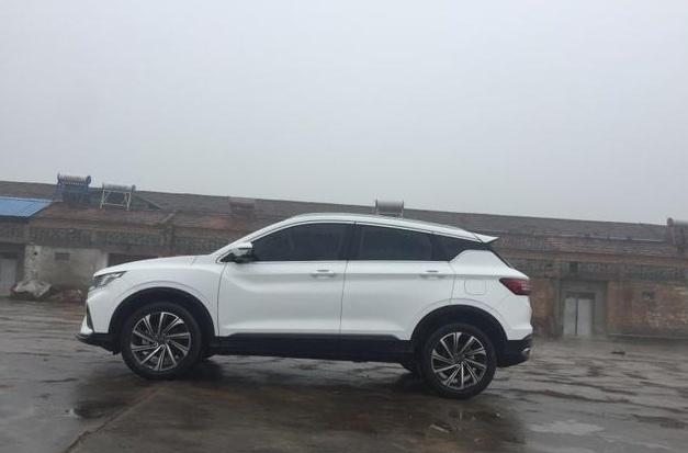吉利被逼急了,新车比途观漂亮,带1.5T破百7s