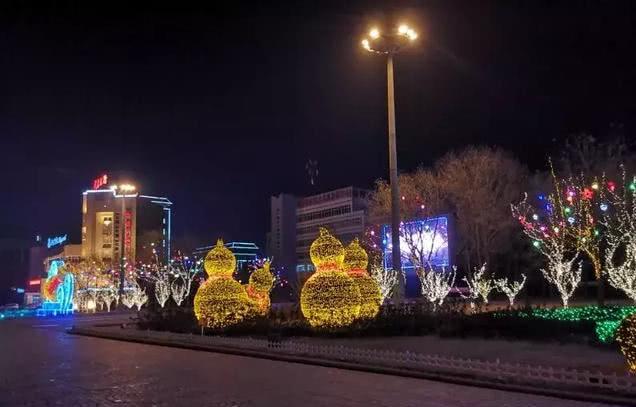 葫芦岛城市夜晚美了，年味越来越近了