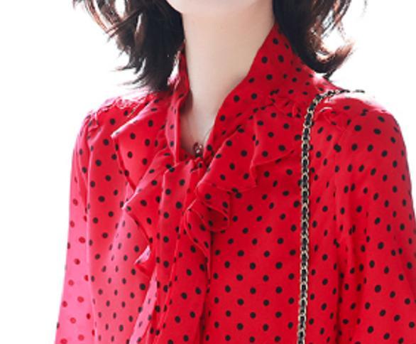 春天到了,衬衫要不要塞裤子?瞅瞅这些时尚达人,这么穿吸睛迷人