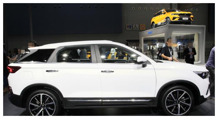 又一国产励志SUV!曾因车标没人买,如今45天卖出1万台,不足9万
