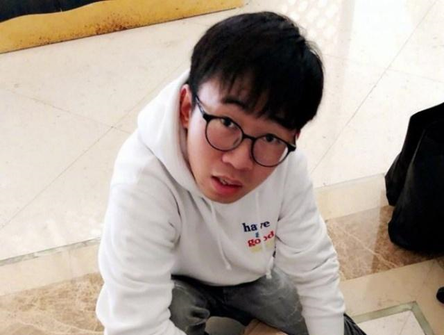 王牌对王牌又上热搜,吴秀波被P成巨型马赛克,