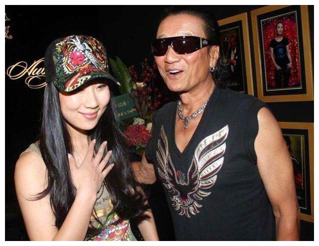 83岁谢贤与71岁甄珍结婚？不是因岁月蹉跎，只是因旧情难忘！