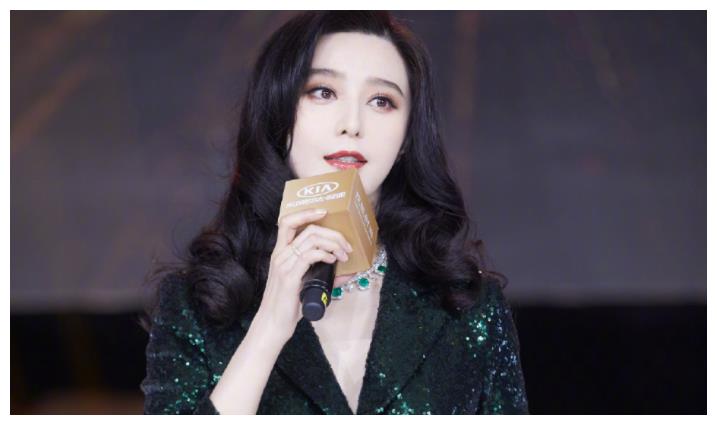 《还珠格格》剧组重聚,紫薇金锁没来不可惜,最遗憾的其实是她