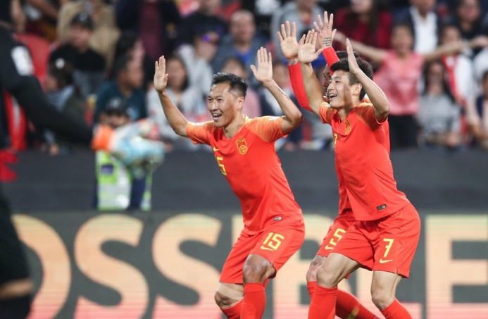 国足展现巴萨式配合,中国伊涅斯塔独造3球,助