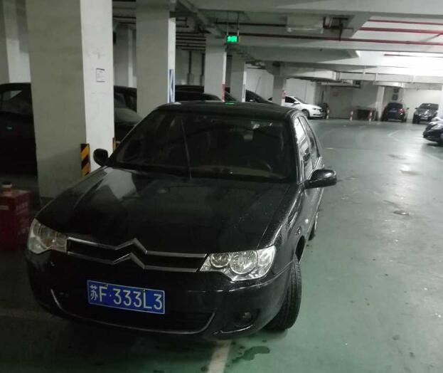 南通港闸区某地库实拍车牌靓号