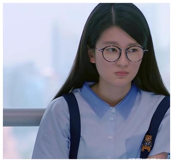 这些女明星真是太难了，明明是90斤的身材，却长了看似120斤的脸