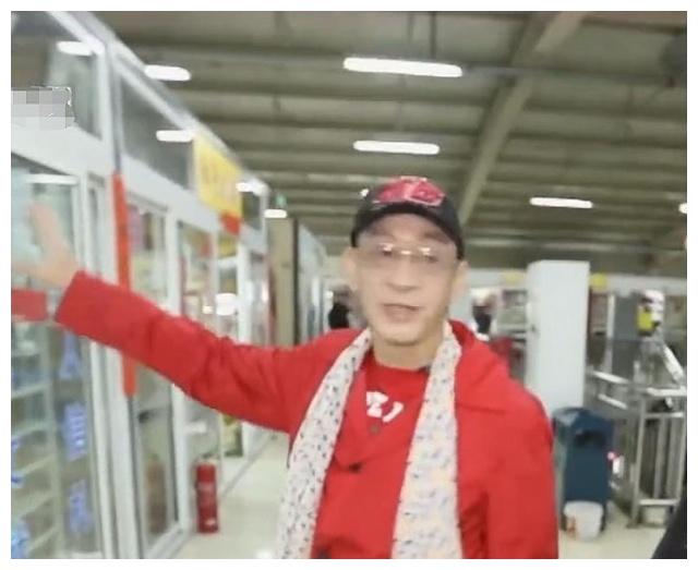 六小龄童28岁的女儿为何至今未嫁？看清她的长相，高攀不起
