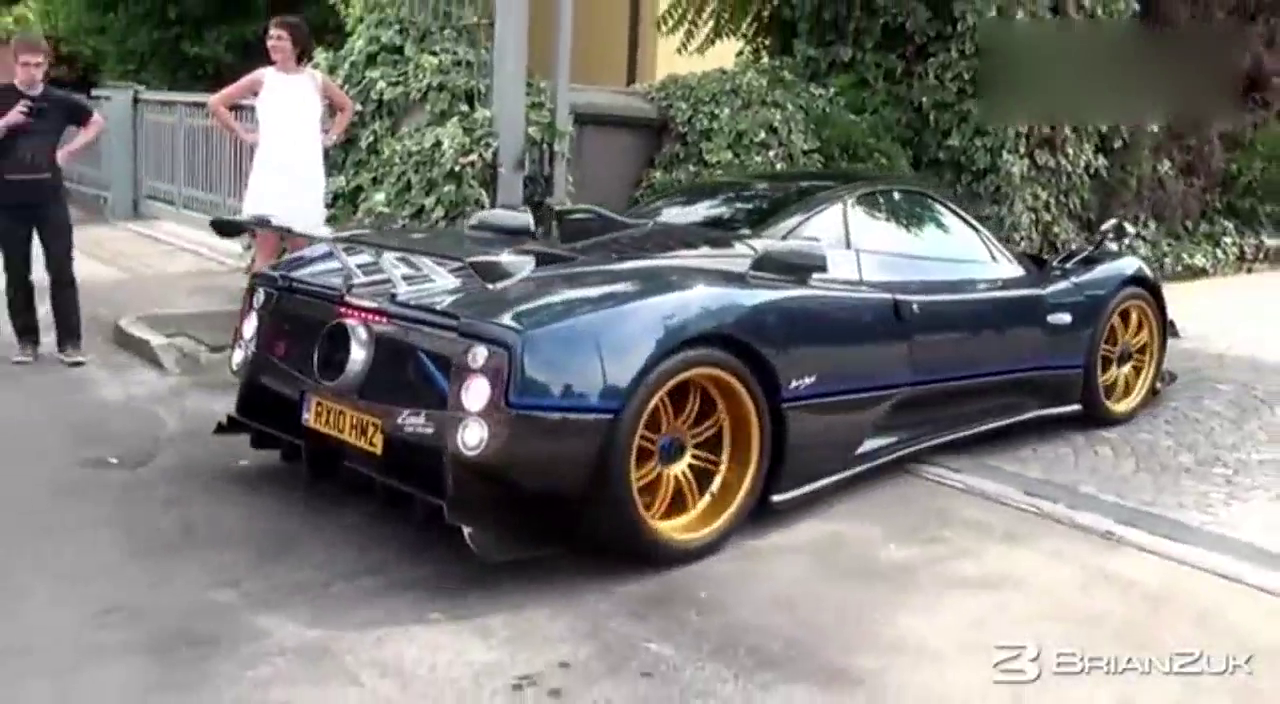 国外最新的限量版跑车帕加尼风之子,绝对震撼!