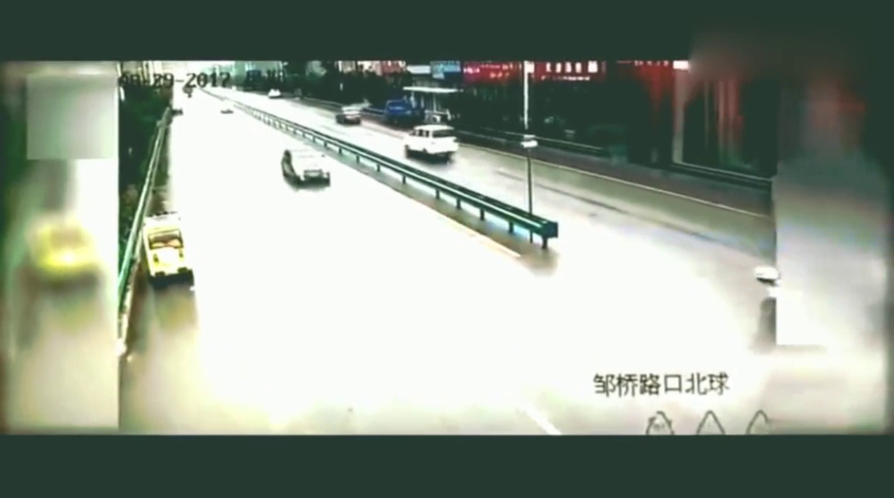 卡车司机说，跑了半辈子车，最怕老年车，那是真不知死活啊