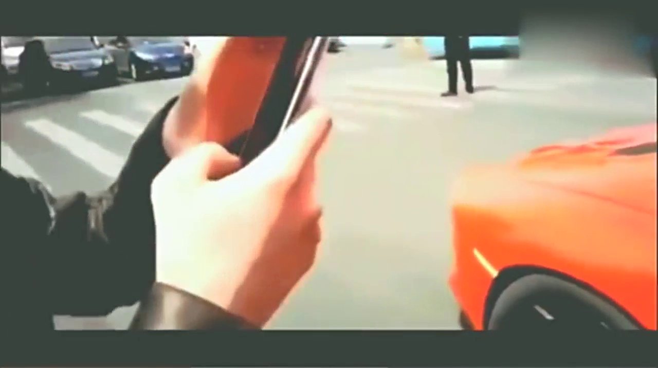 刚提的兰博基尼，出门就把电动车撞了