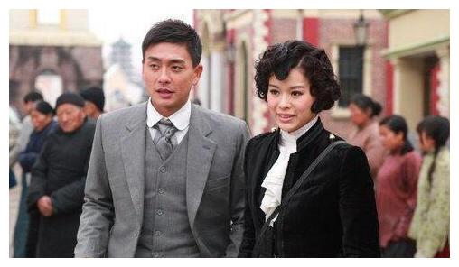 黄宗泽再被港媒曝私生活混乱，网民释然他与胡杏儿分手：分的好！