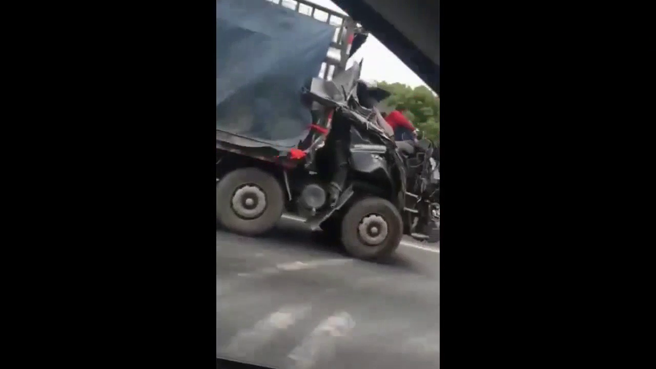 奇葩哥终于开上了大敞篷车，这特么真够拉风的啊