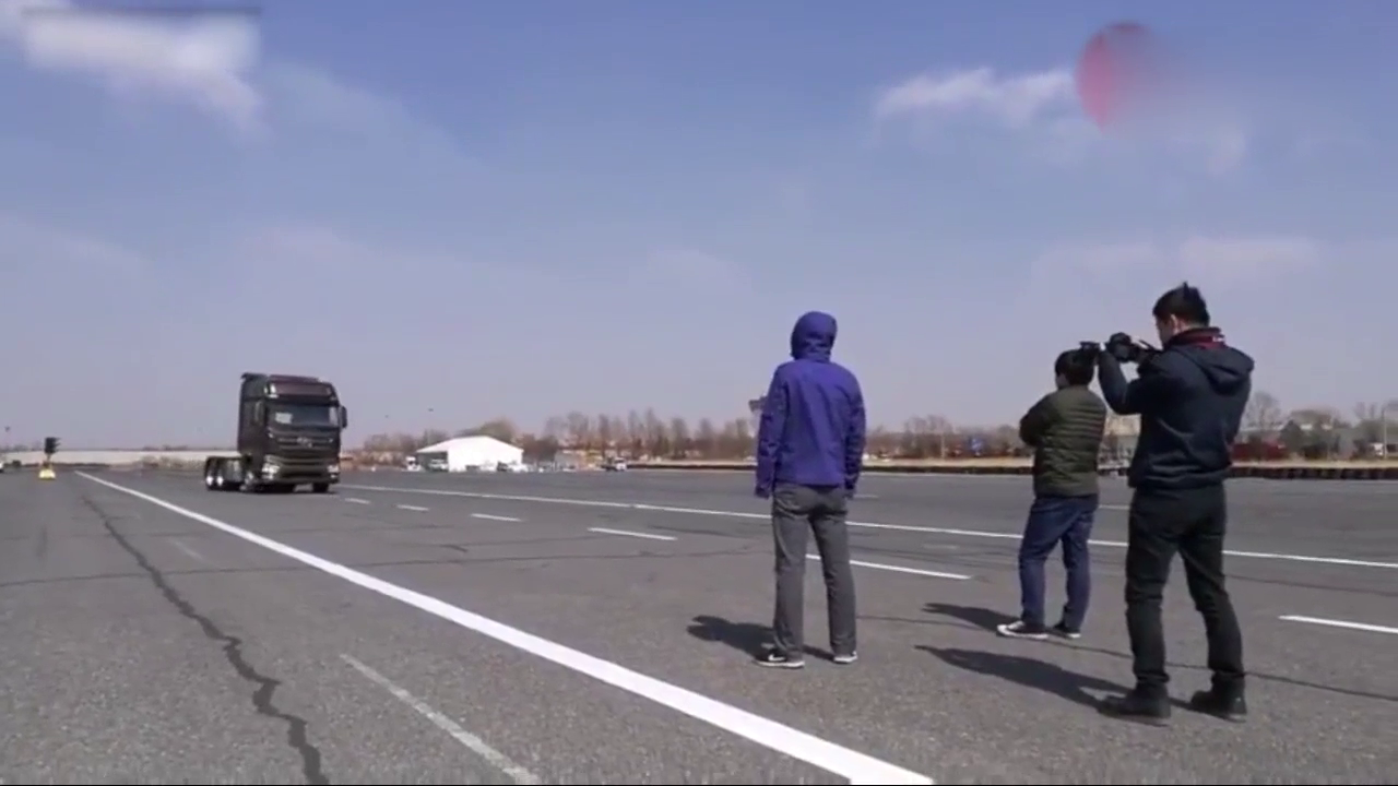 国产卡车的无人驾驶，解放J7无人测试