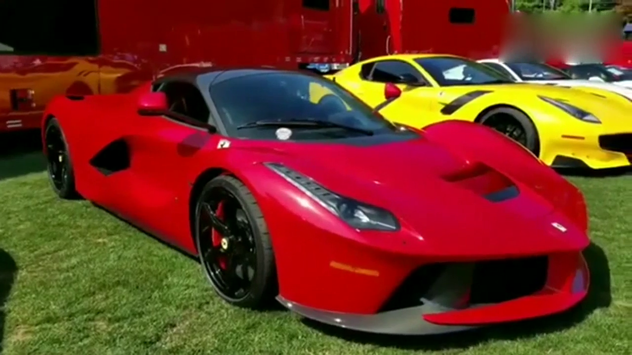 国外车展原来是这个样子的 下雨了我就想笑