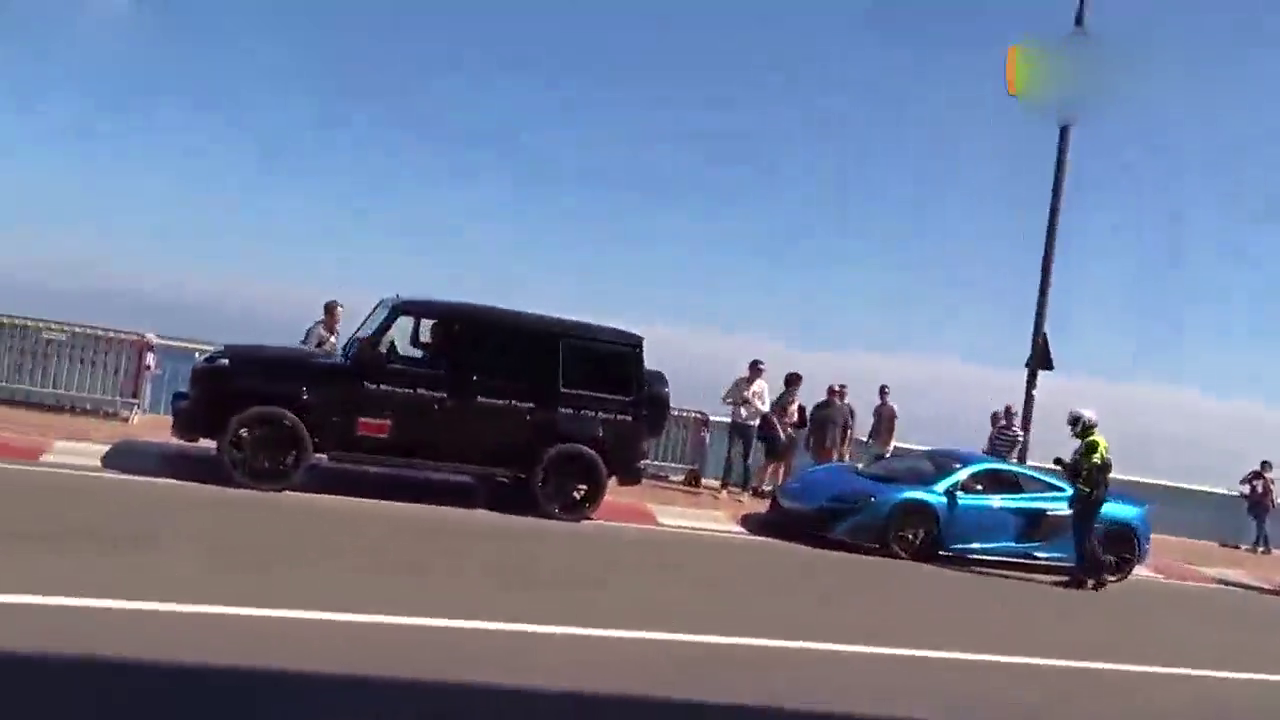 摩纳哥隧道设卡 看警察盘查超速跑车