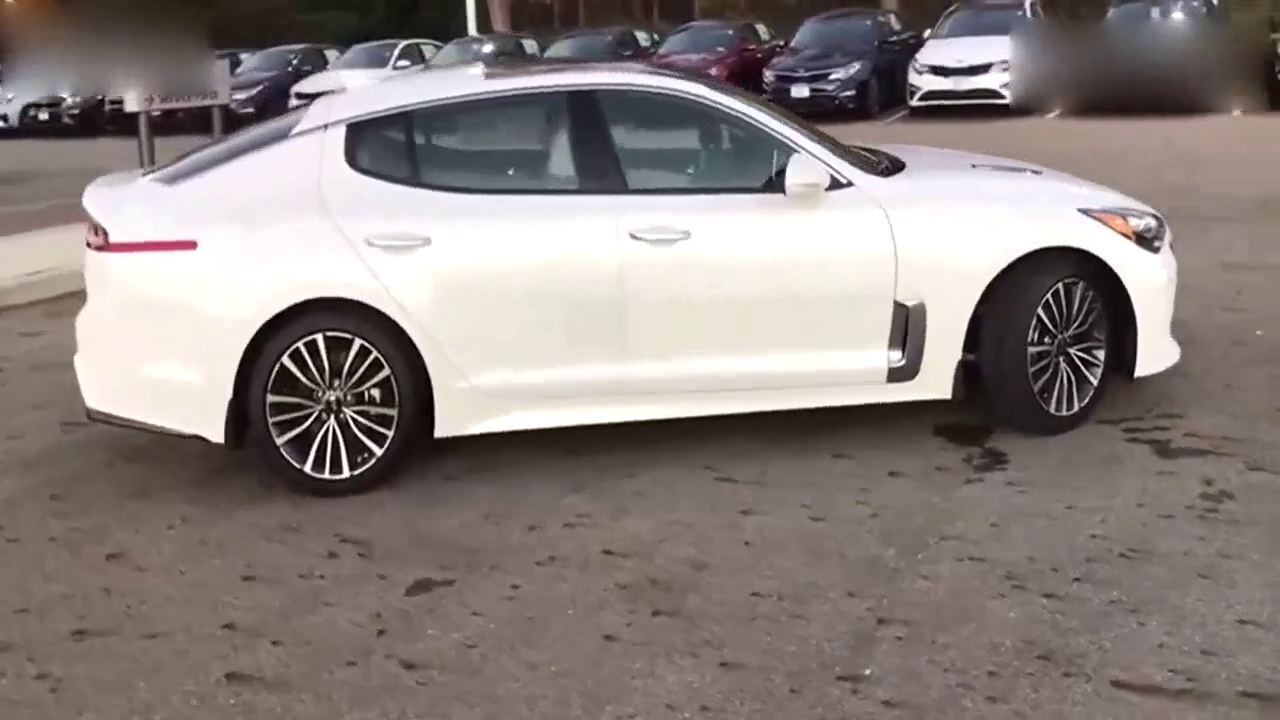 媲美跑车的颜值，起亚Stinger实拍展示