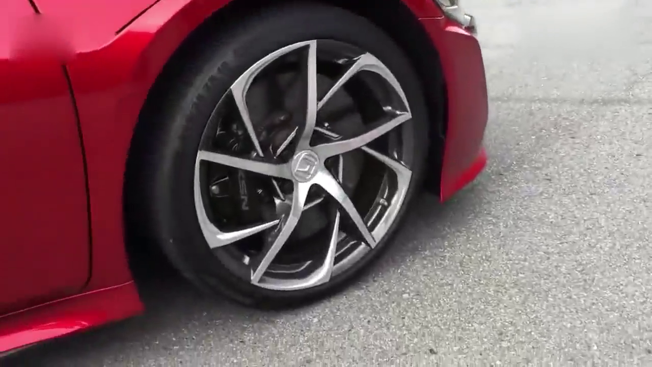 小哥的本田NSX跑车已到 我要有钱肯定也去买