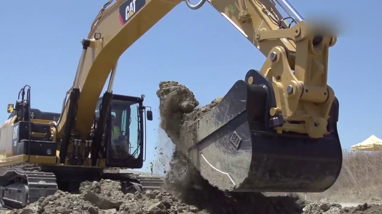 你一定不会相信这款奔驰六驱大卡车的越野能力是多牛