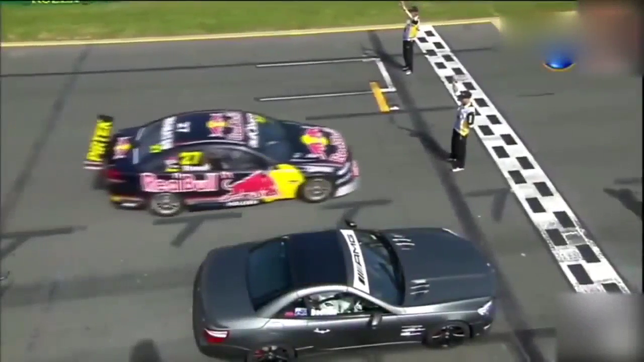 豪车与跑车VS F1赛车，结局上演“极限反杀”！真是出乎意料