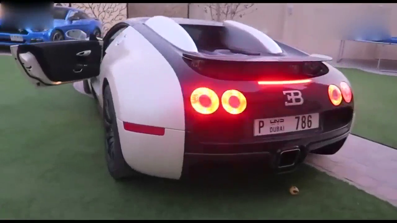 美女早上开布加迪跑车去上班，气场就是不一样！