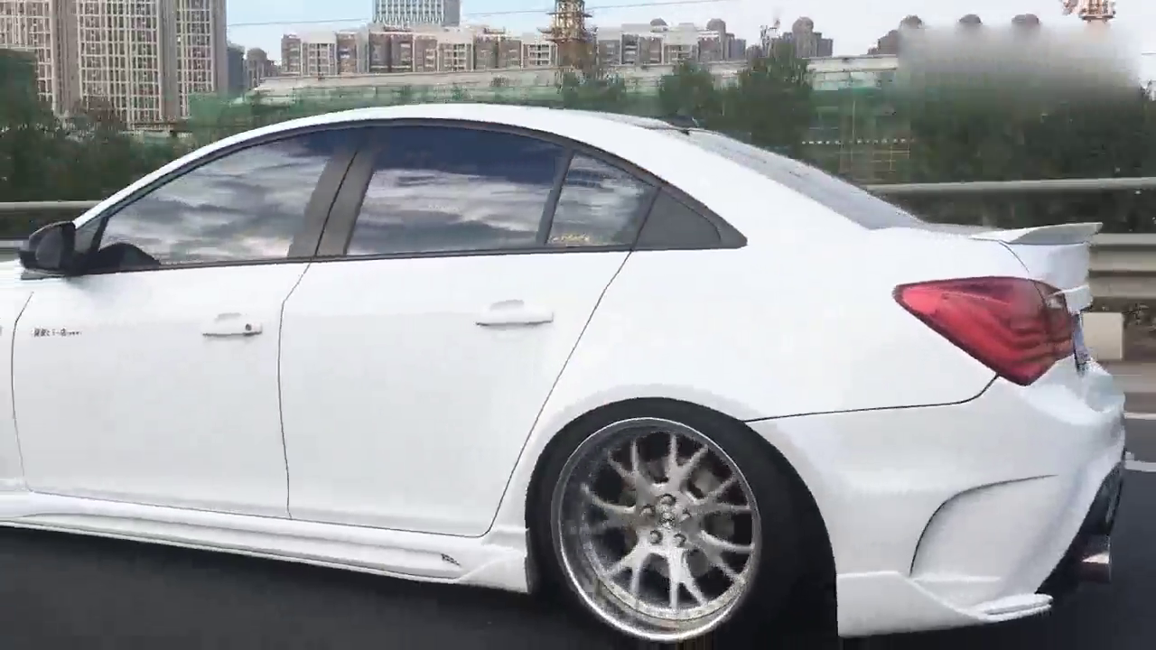 贴地行驶的科鲁兹改装车，帅气