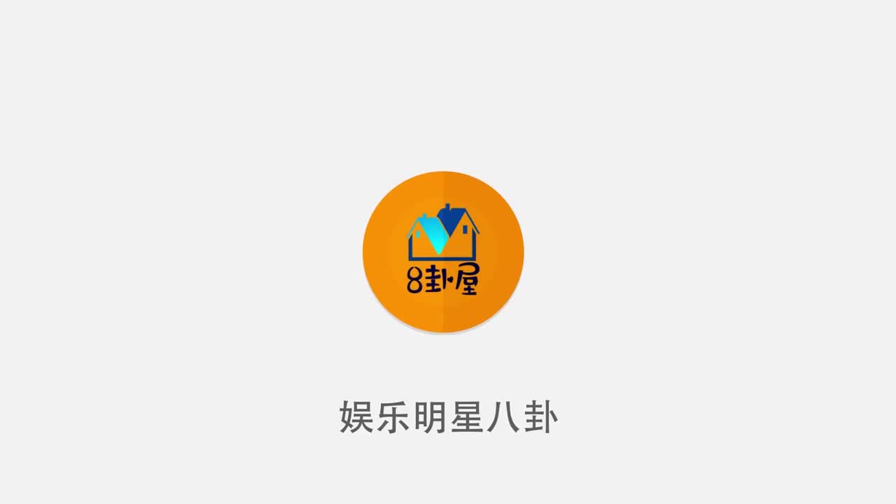 杨颖自证从未整容，耿直同学晒出合照，凤姐：杨颖跟我长得差不多