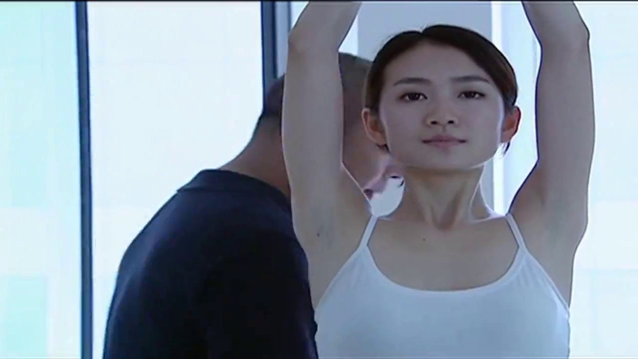 《温柔的背后》王鸥上演制服诱惑_高清