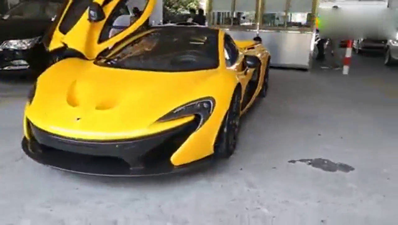 好帅的笑脸跑车