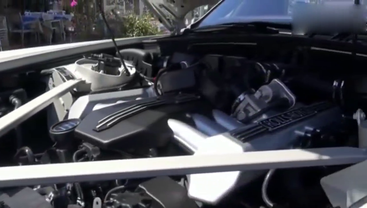 劳斯莱斯幻影软顶敞篷车展示 不愧为车中之最！