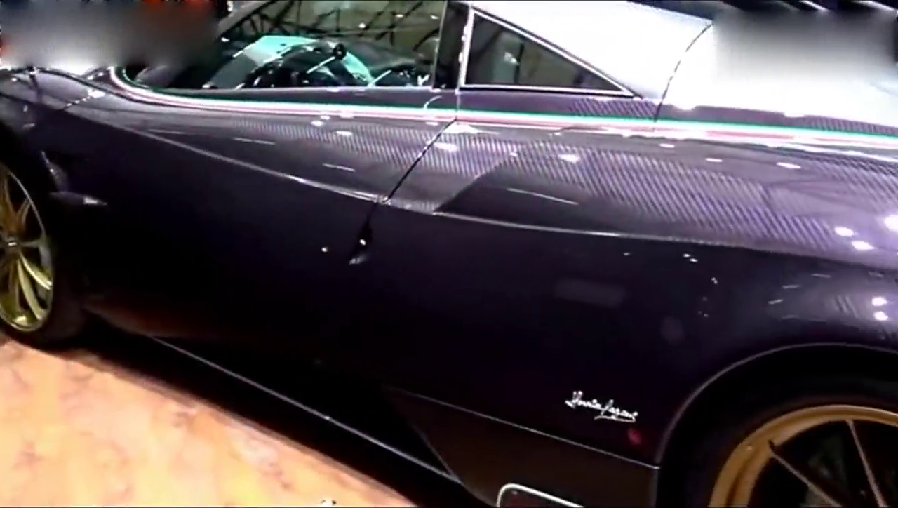 外国人来中国上海看车展，被各种超跑刷的没脾气了！