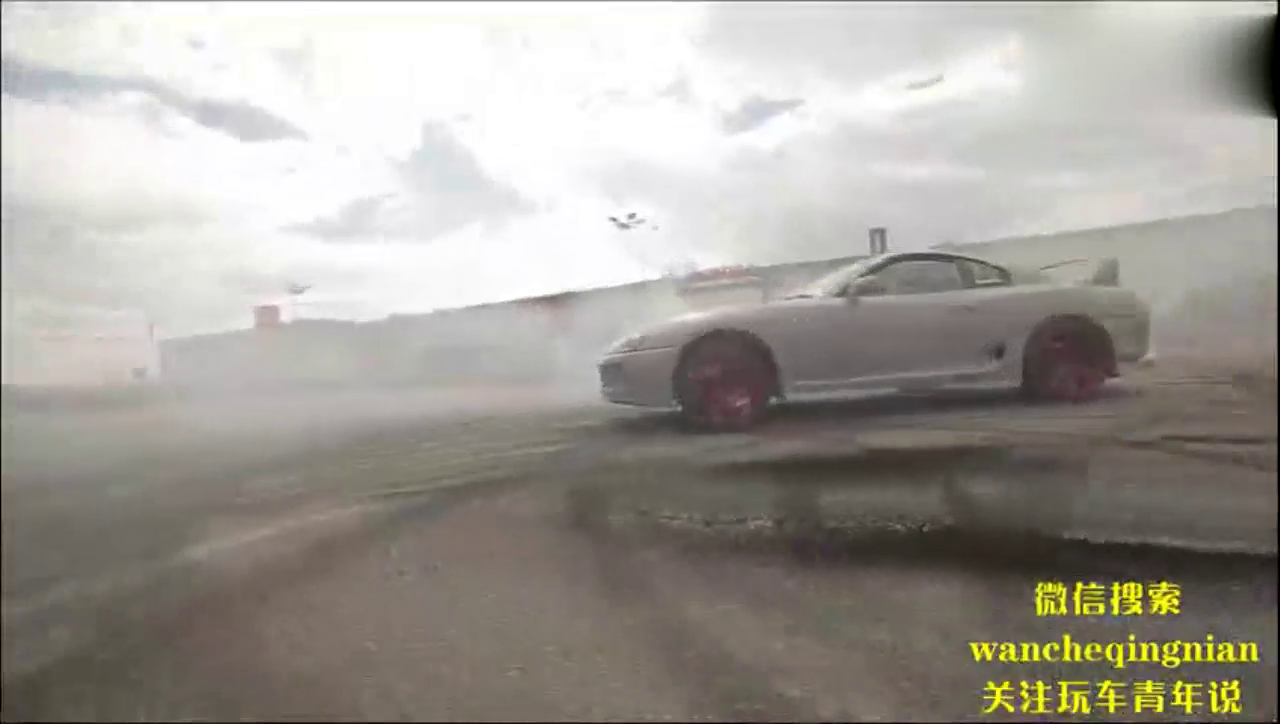 国外漂移比赛，玩的好好的，结果来了一卡车车队！