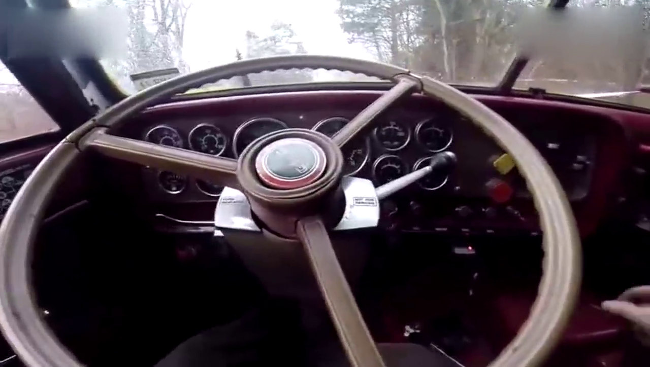 司机视角实拍：驾驶1980年生产的GMC卡车