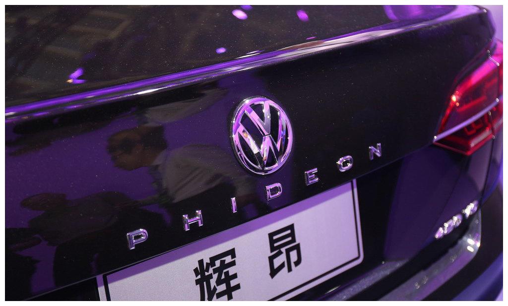 “小号辉腾”6缸发动机+2.0T+7档双离合!奥迪A6要凉了