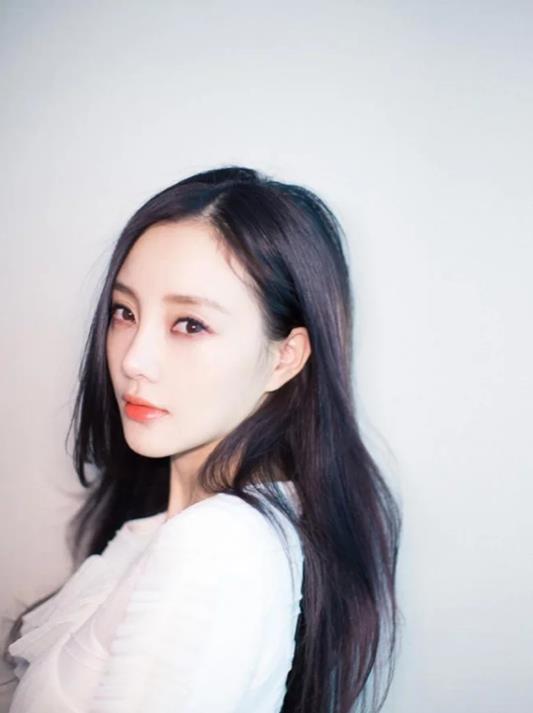 近日李小璐贾乃亮互动,离婚不是真的吧