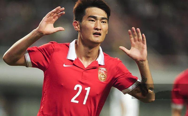 燃爆了,中国男足3:1击溃了瑞士豪门!