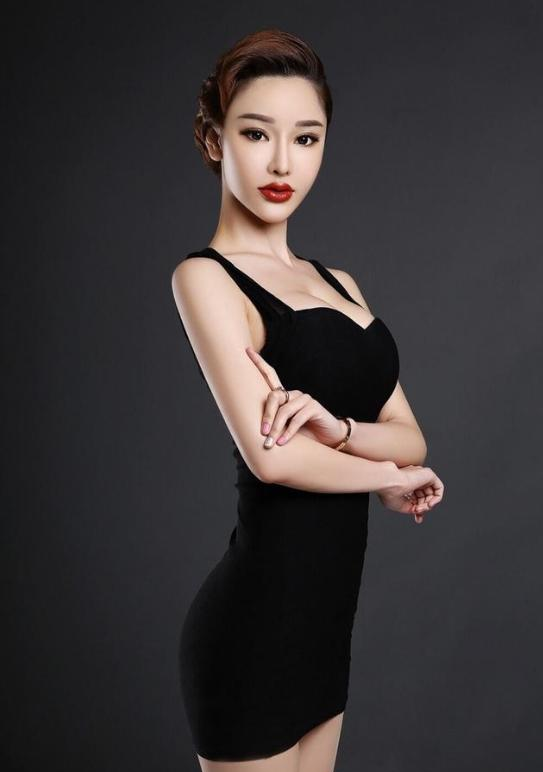 为什么母其弥雅是“最美瑜伽教母”？看看早期写真的她就知道了吧