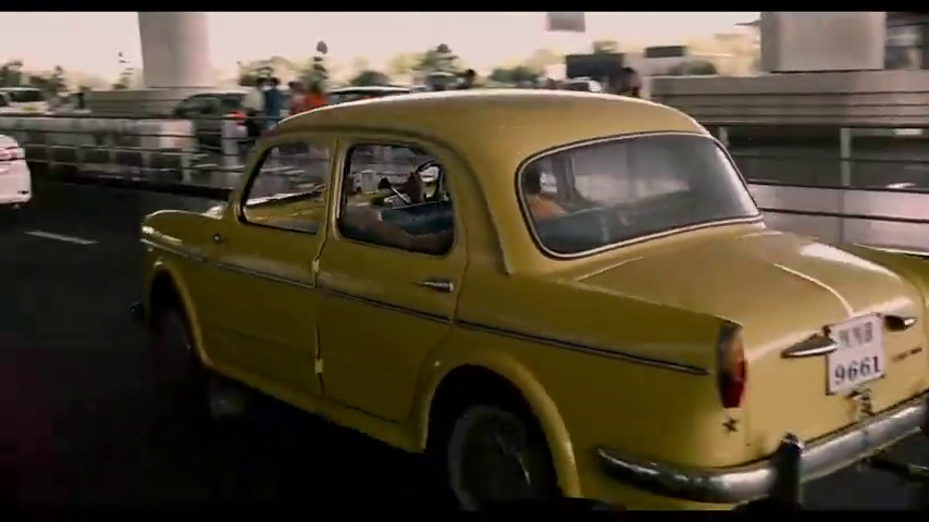 徐峥到印度玩耍，出租车才是亮点，印度的出租车真的没有后视镜