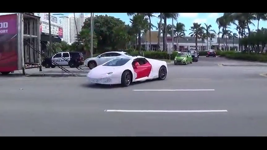 超级跑车都是怎么交付客户的，司机真的胆大心细啊！
