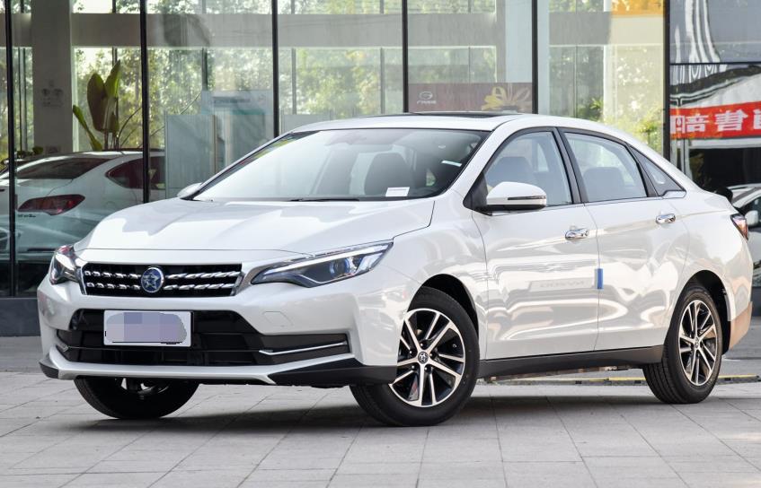 10万不到买一台日产血统的车：全新启辰D60，隔音效果还不错