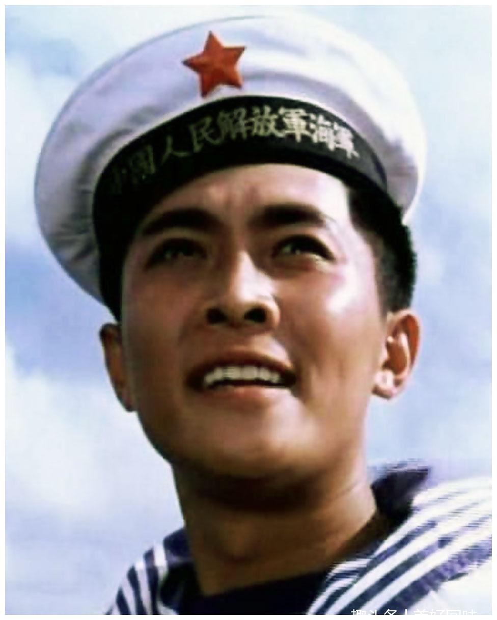 《南海风云》,饰演男主角于化龙,这是唐国强的第一部电影
