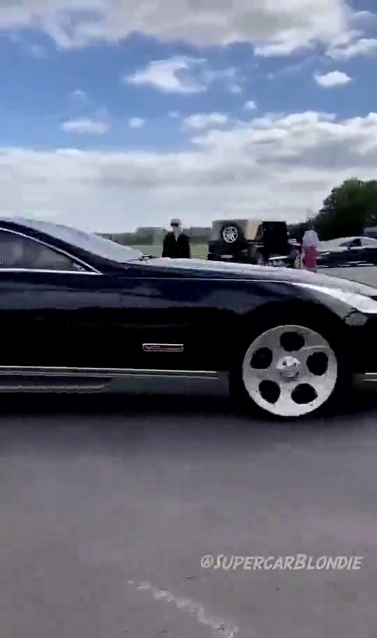 迈巴赫全球限量一台，刚开始以为是概念车，后来真是惊艳到了