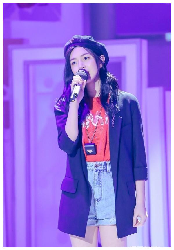 这些女明星真是太难了，明明是90斤的身材，却长了看似120斤的脸