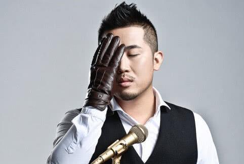 还记得“著名歌手”杜歌?如今近况怎样,你可能都不信