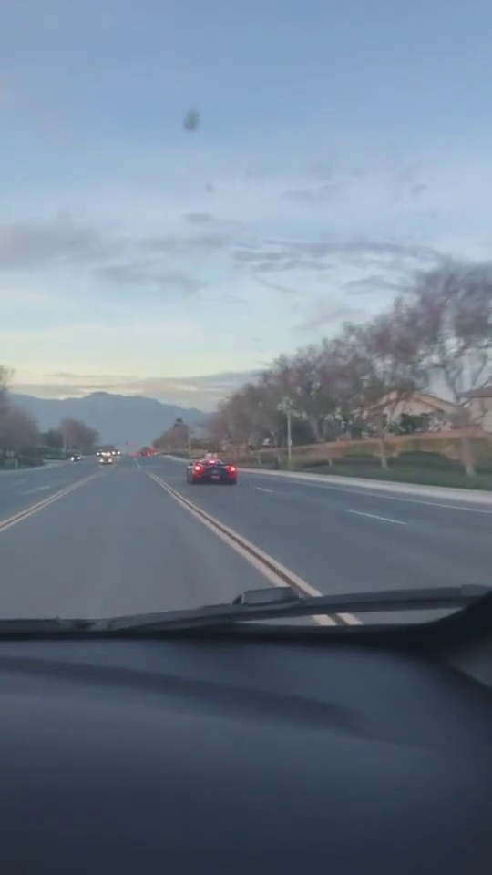 柯尼塞格与兰博基尼飙车，价值3000万的超级跑车对抗兰博基尼！