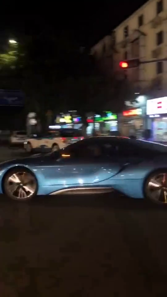 电动跑车竟然也可以炸街，难道这就是土豪喜欢的原因