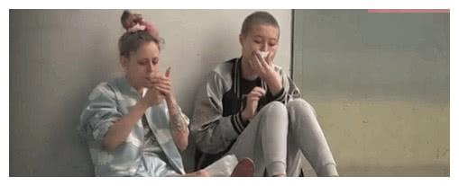 千里寻父，吴卓林自残入院，成龙希望可以秘密去医院探望女儿 ！