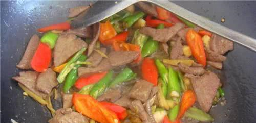 它比菠菜更补铁，一碗它等于5斤菠菜，只需锅里一炒，健脑益智！